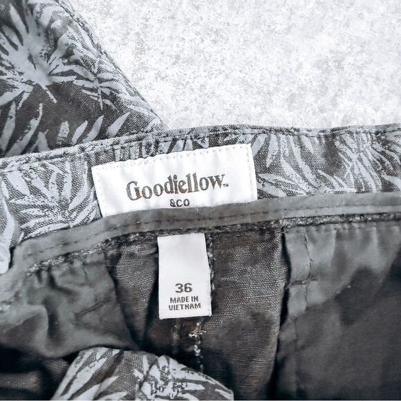 Goodfellow Blue and Grey Palm Tree Print Linden Short Size 36 - Picture 5 of 6